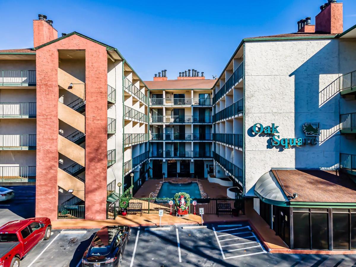 Lovely Condo W/ Indoor Pool *Only Steps To Parkway Gatlinburg Bagian luar foto